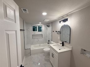 111 S 70th S, Houston TX 77011