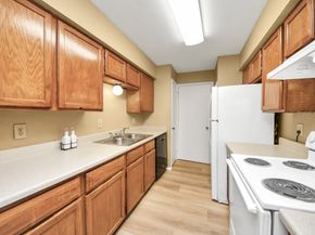 9700 Leawoo Boulevard 1002, Houston TX 77099