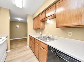 9700 Leawoo Boulevard 1002, Houston TX 77099