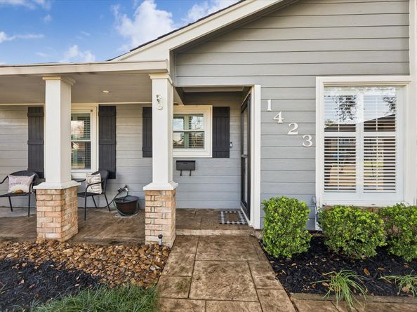 1423 Richelieu Lane, Houston TX 77018