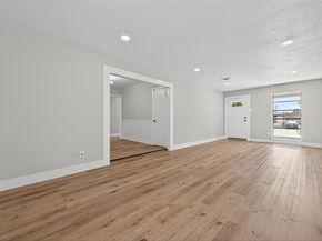 7227 Colton St, Houston TX 77016