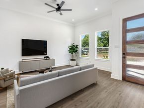 5642 Hirondel Street, Houston TX 77033