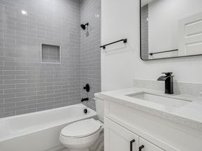 5642 Hirondel Street, Houston TX 77033