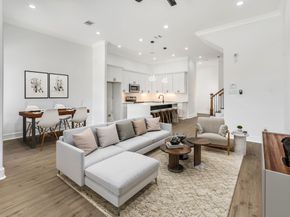 5642 Hirondel Street, Houston TX 77033