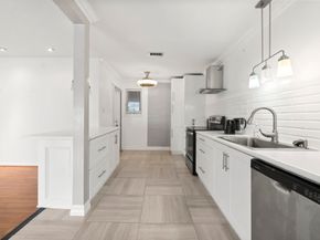 2824 Briarhurst Drive 14, Houston TX 77057