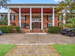 2824 Briarhurst Drive 14, Houston TX 77057