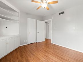 2824 Briarhurst Drive 14, Houston TX 77057