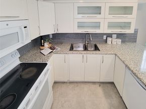 13014 Leader Street 928, Houston TX 77072