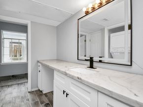 9809 Richmond Avenue B13, Houston TX 77042