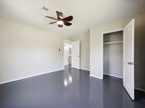 5206 Willow Glen Drive, Houston TX 77033