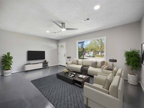 5206 Willow Glen Drive, Houston TX 77033