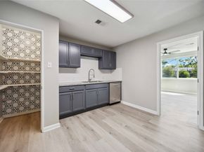 5206 Willow Glen Drive, Houston TX 77033