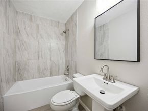 5206 Willow Glen Drive, Houston TX 77033