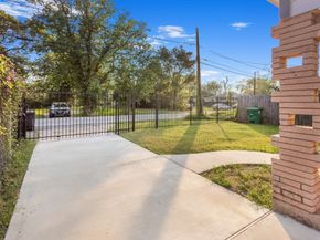 3234 Berry Street, Houston TX 77004