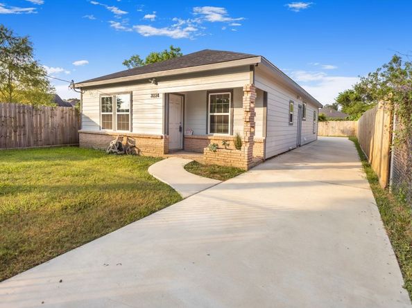3234 Berry Street, Houston TX 77004
