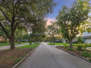 2065 Southgate Boulevard, Houston TX 77030