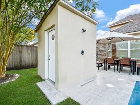 66 N Swanwick Place, Tomball TX 77375