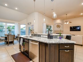 66 N Swanwick Place, Tomball TX 77375