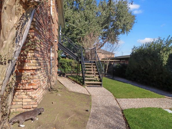 6401 Skyline Drive 20, Houston TX 77057