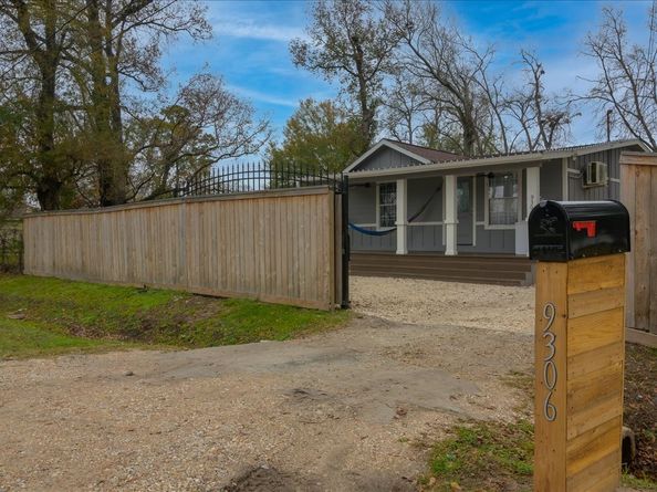 9306 Bertwood Street, Houston TX 77016