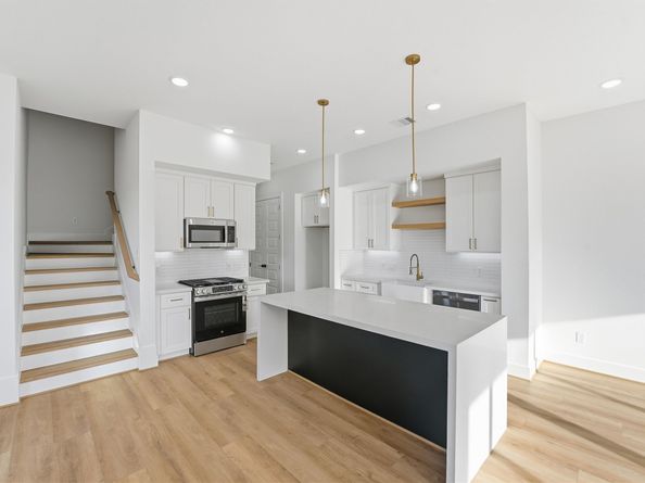 2604 Winbern Street, Houston TX 77004