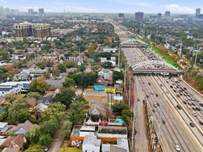 1941 Lexington Street 6, Houston TX 77098