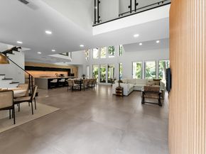 1 E Wedgewood Glen, The Woodlands TX 77381