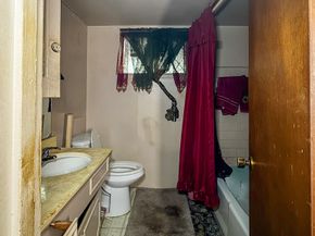 5502 Hohen Circle, Houston TX 77091