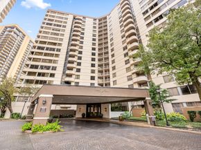 3525 Sage Road 1409, Houston TX 77056