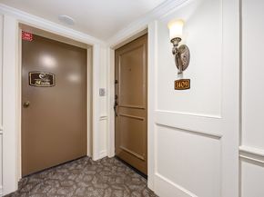 3525 Sage Road 1409, Houston TX 77056