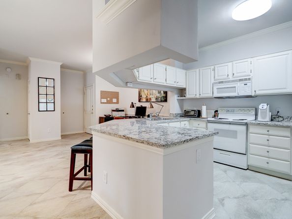 2111 WELCH Street A129, Houston TX 77019