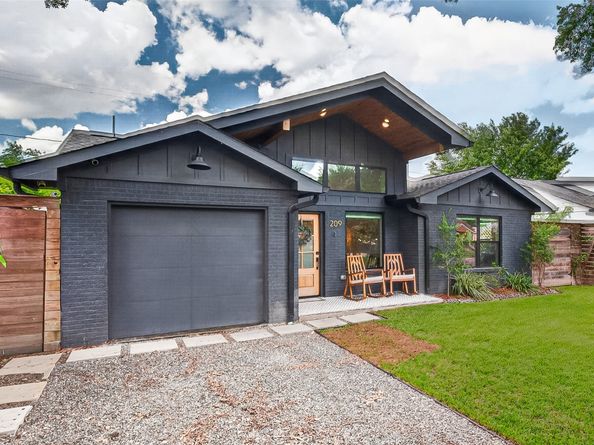 209 Woodard Street, Houston TX 77009