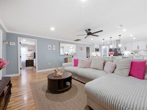 321 Reid Street, Houston TX 77022