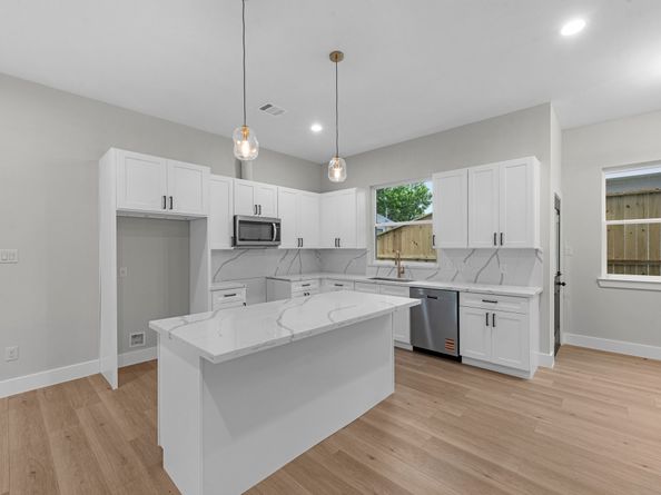 2347 Knoblock, Houston TX 77023