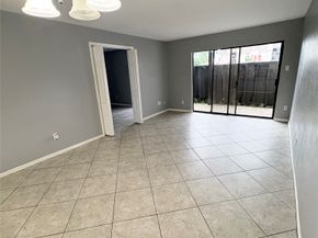 3015 Walnut Bend Lane 13, Houston TX 77042