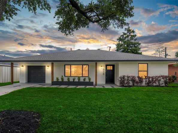 1818 Watercrest Drive, Houston TX 77008