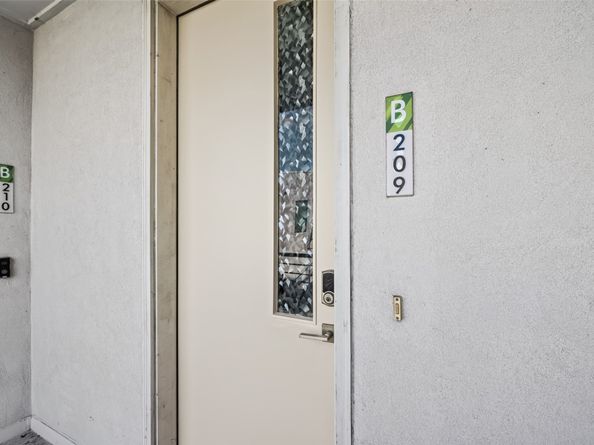 2401 Crawford Street B209, Houston TX 77004
