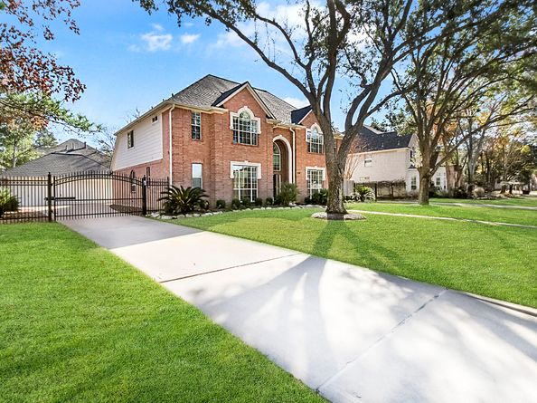 803 Chisel Point Drive, Houston TX 77094