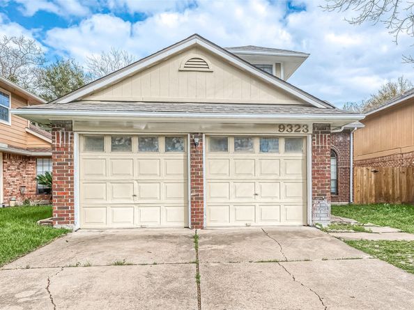 9323 Spindlewood Drive, Houston TX 77083