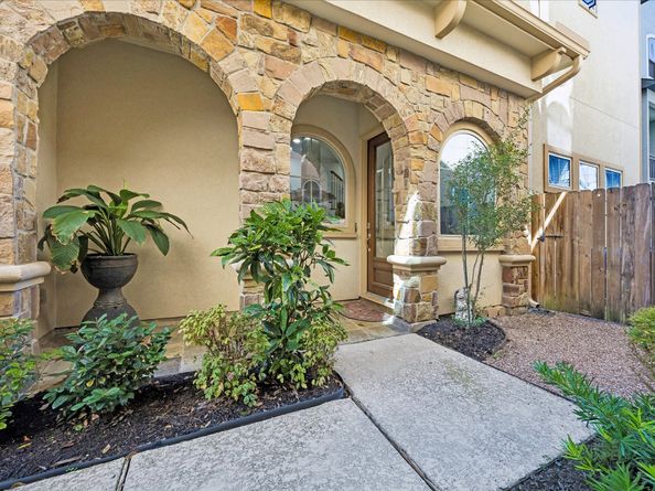 931 W 23rd Street H, Houston TX 77008