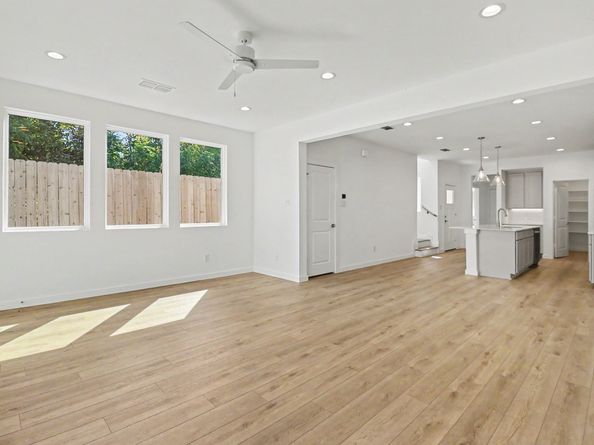 3107 Dennis Street, Houston TX 77004
