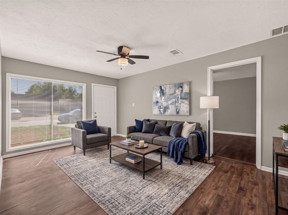 5935 Beldart Street, Houston TX 77033