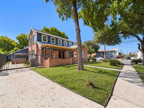 2402 Barbee Street, Houston TX 77004