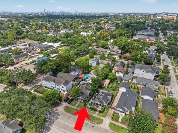1815 Studewood Street, Houston TX 77008