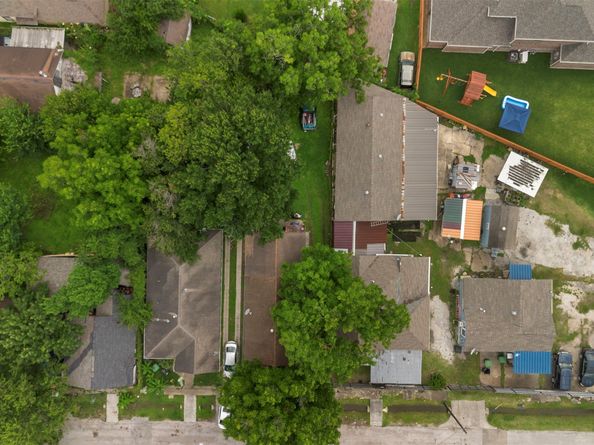1612 Common Street, Houston TX 77009