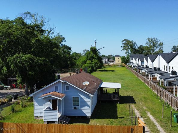 1110 Paul Quinn Street, Houston TX 77091