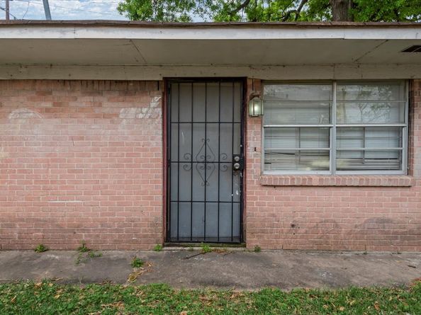 6201 Batterson Street, Houston TX 77026