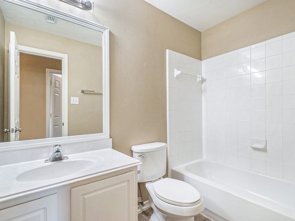 118 N Camellia Grove Circle, The Woodlands TX 77382