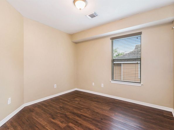 118 N Camellia Grove Circle, The Woodlands TX 77382
