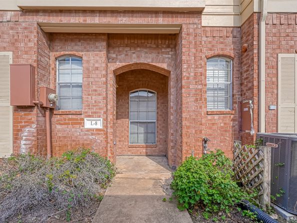 2710 Grants Lake Boulevard L8, Sugar Land TX 77479